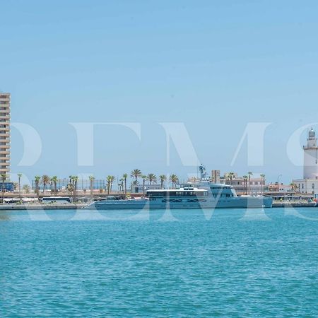 Modern Apartment With Patio & Parking By Rems Malaga Bagian luar foto